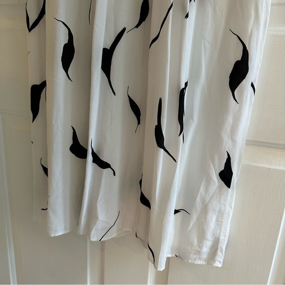 H&M Long Sleeve Peasant White Black Patterned Midi Dress Size 4 - Picture 7 of 10